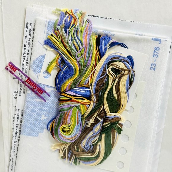 Janlynn Stamped Cross Stitch Kit (2007) - New/Sealed - Picture 7 of 7